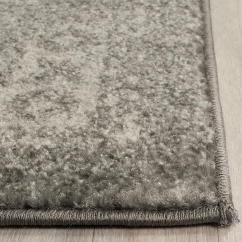 SAFAVIEH Evoke Quinn Vintage Distressed Rug