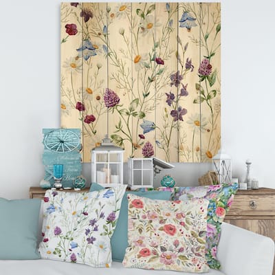 Designart 'Wildflowers Chamomile and Clover Bell I' Traditional Print on Natural Pine Wood