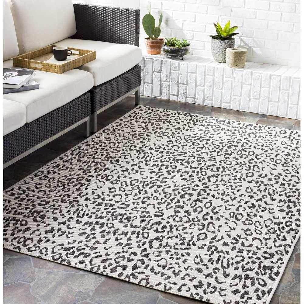 Livabliss Eagean Indoor/ Outdoor Leopard Print Area Rug