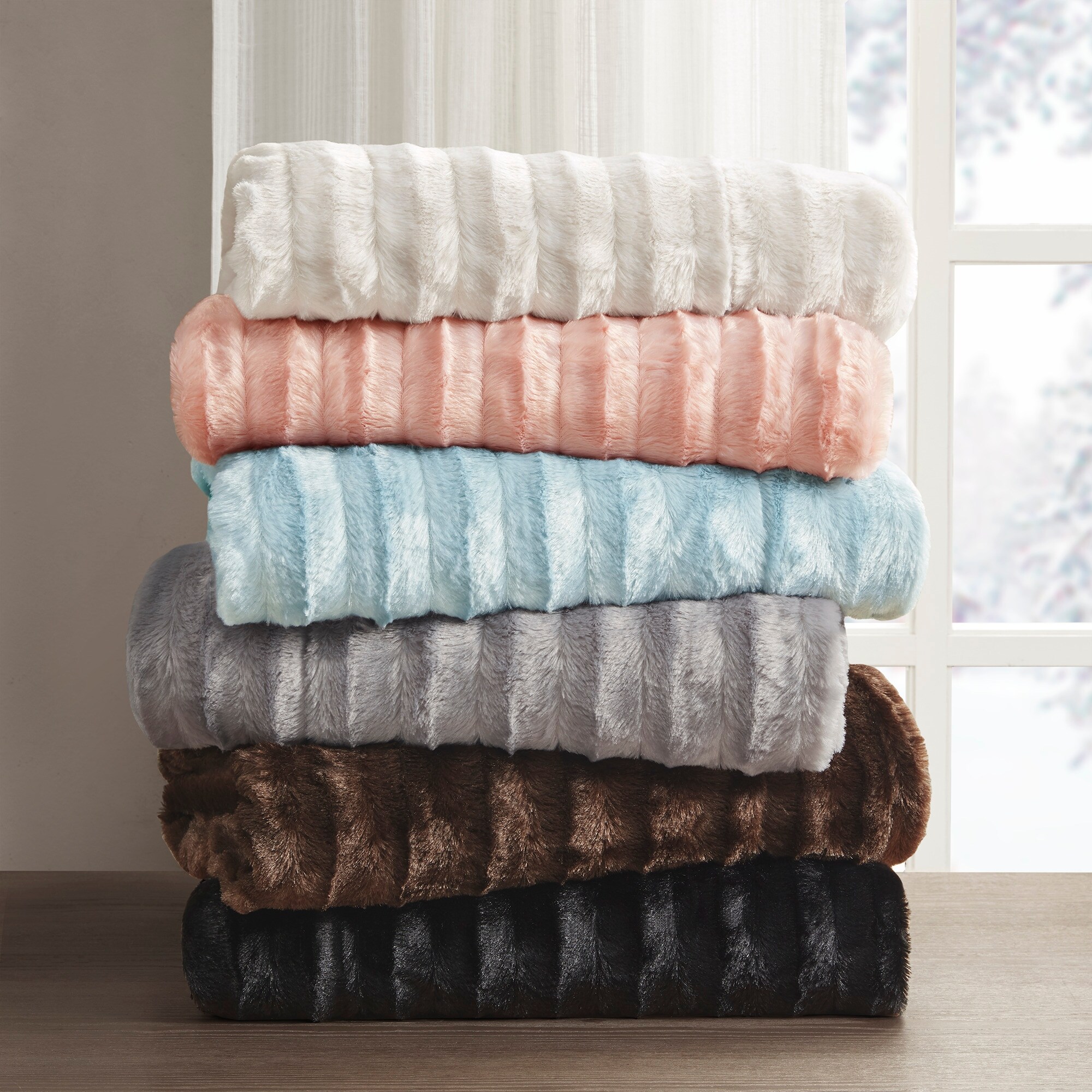 Polyester discount throw blankets