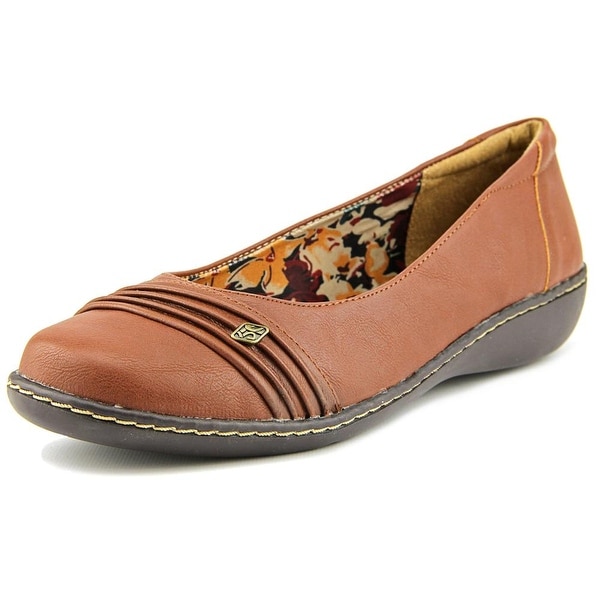 Shop Soft Style by Hush Puppies Jordyn N/S Round Toe Leather Flats - Free Shipping On Orders ...