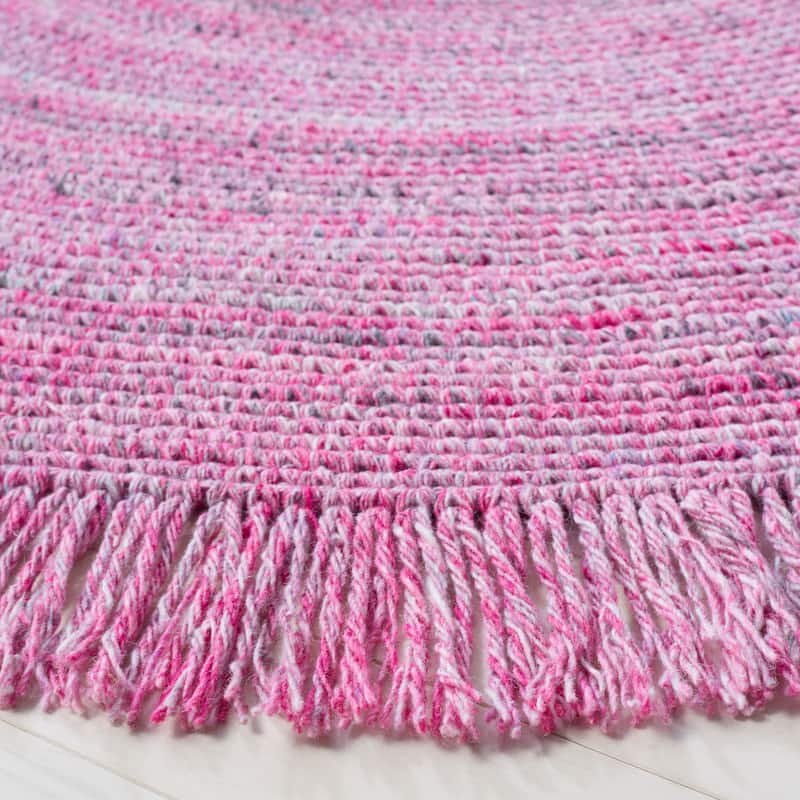 SAFAVIEH Handmade Braided Pelagia Fringe Round Rug