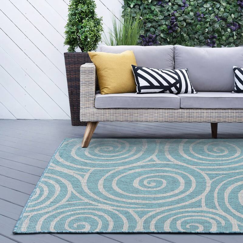 Colonnade Transitional Geometric Indoor/Outdoor Area Rug