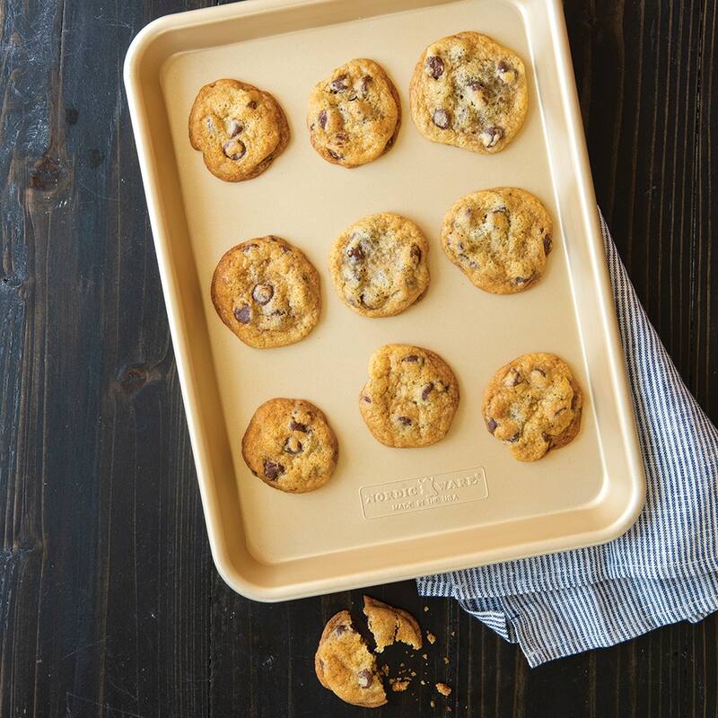 Nordic Ware Natural Aluminum NonStick Commercial Baker's Quarter Sheet