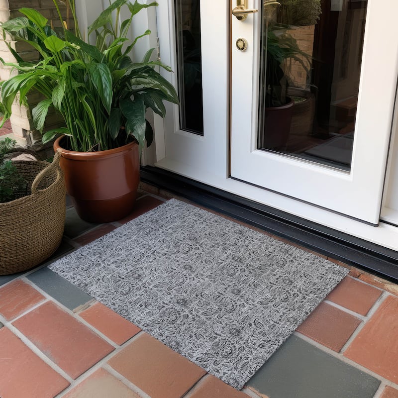 Machine Washable Indoor/ Outdoor Chantille Casual Floral Rug