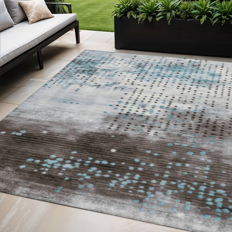 HomeRoots Geometric Transitional Rectangle Outdoor Rug - 5' X 8'