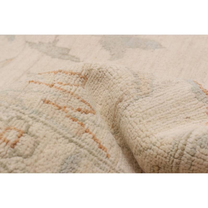 ECARPETGALLERY Hand-knotted Peshawar Oushak Ivory Wool Rug - 5'6 x 8'10