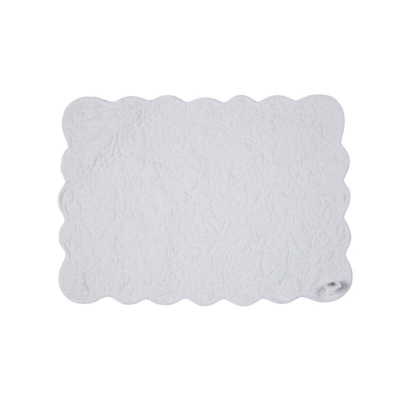 Christiana White Reversible Machine Washable Scallop Quilt Placemats Set of 6