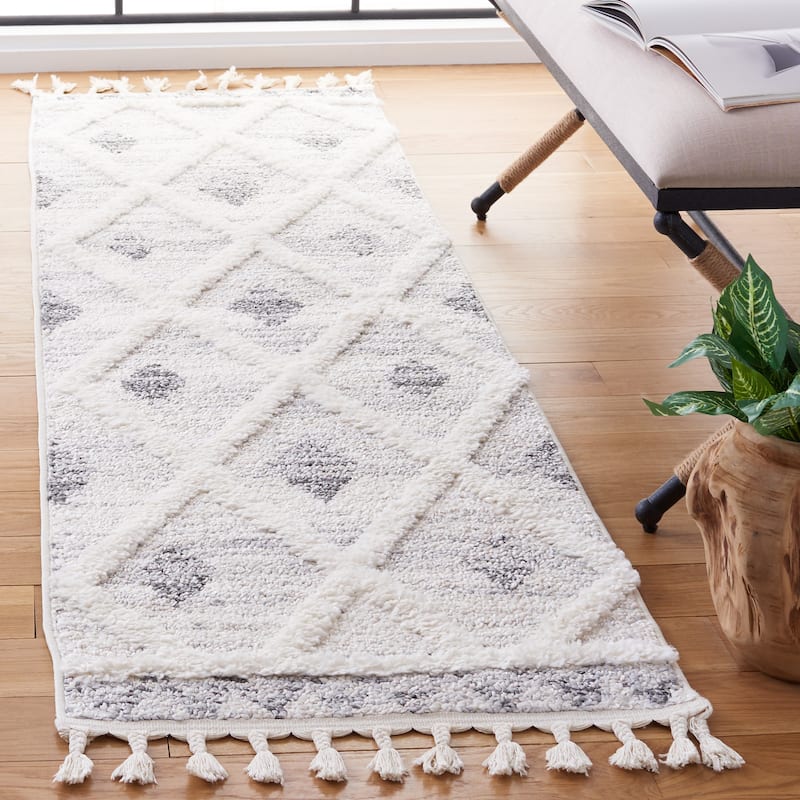 SAFAVIEH Moroccan Tassel Shag Massouma 2-inch Thick Rug