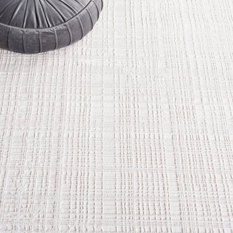 SAFAVIEH Whisper Jurke Modern Rug