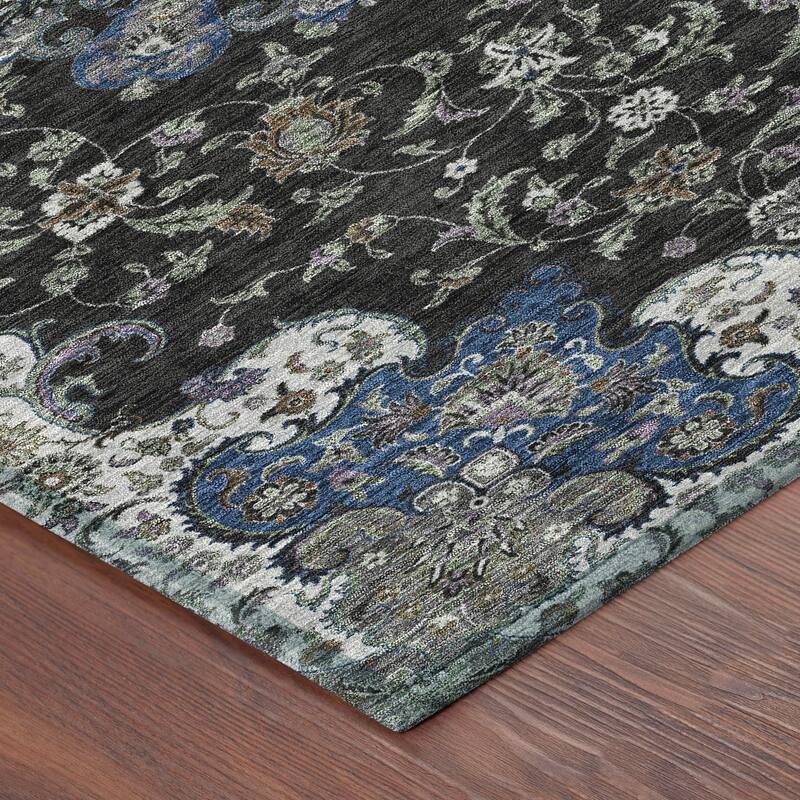 Machine Washable Indoor/ Outdoor Traditional Awaka Chantille Rug