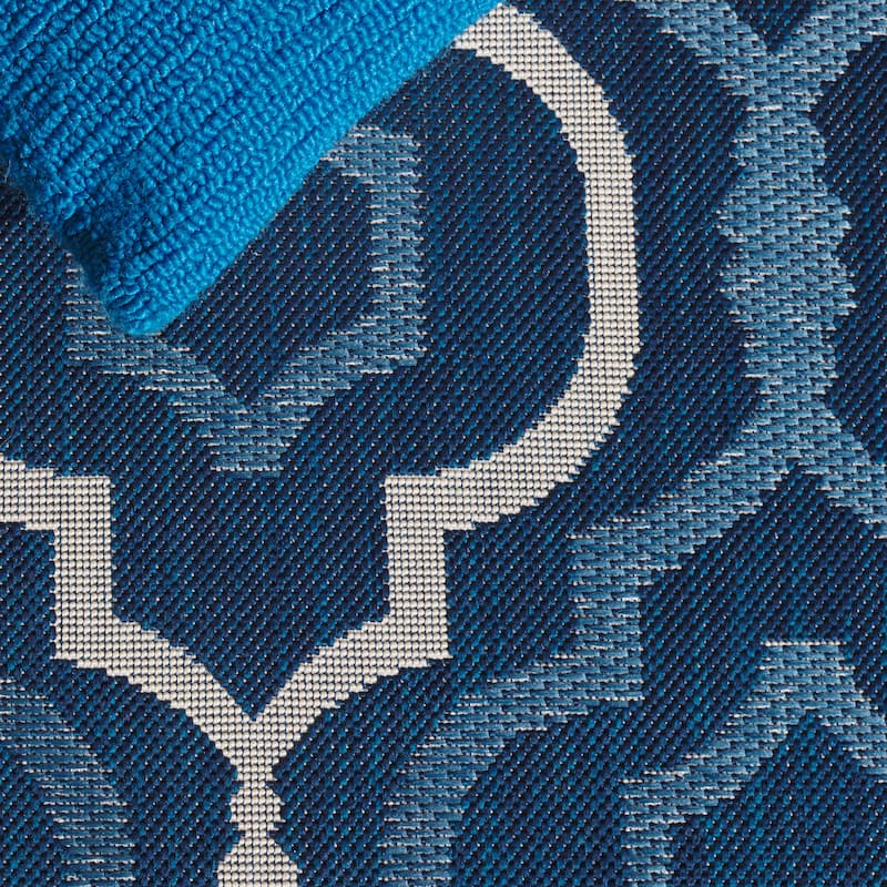 SAFAVIEH Courtyard Oyvor Indoor/ Outdoor Waterproof Patio Backyard Rug