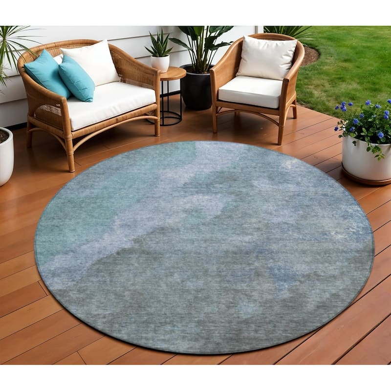 HomeRoots Abstract Transitional Rectangle Outdoor Rug - 8' Round