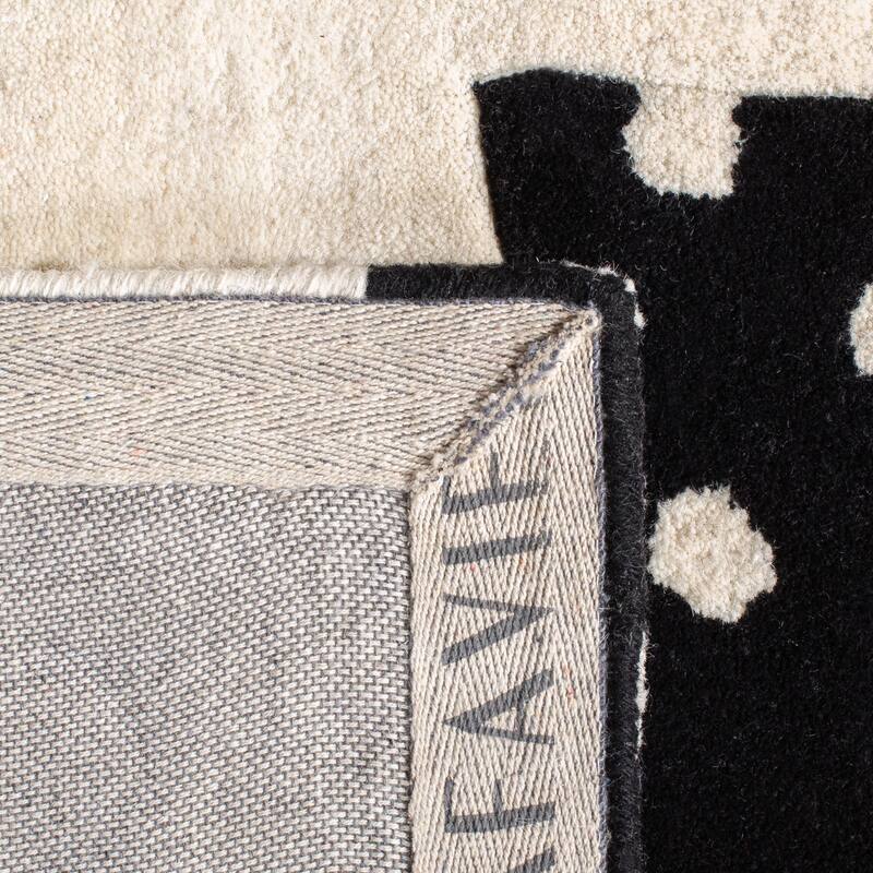SAFAVIEH Handmade Kids Kadijah Wool Rug