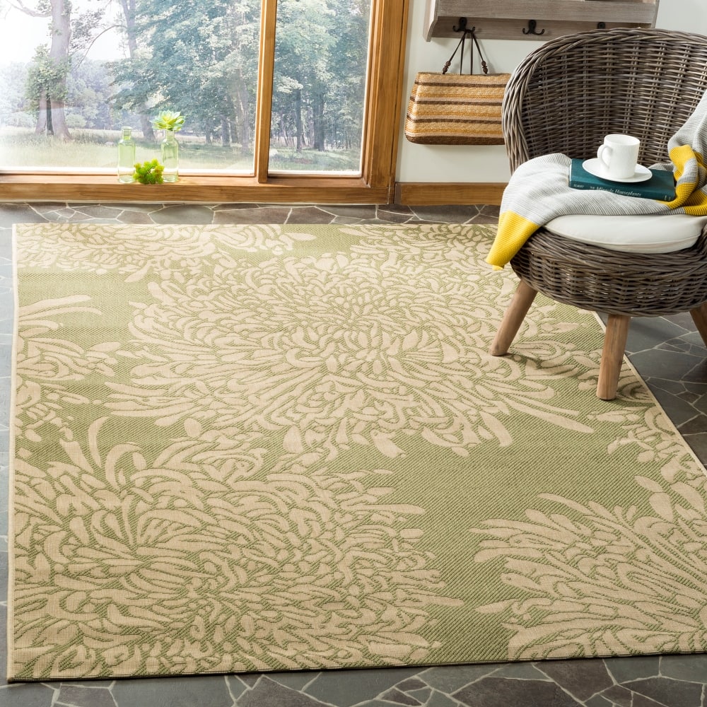 Martha Stewart by SAFAVIEH Chrysanthemum Indoor/ Outdoor Waterproof Rug