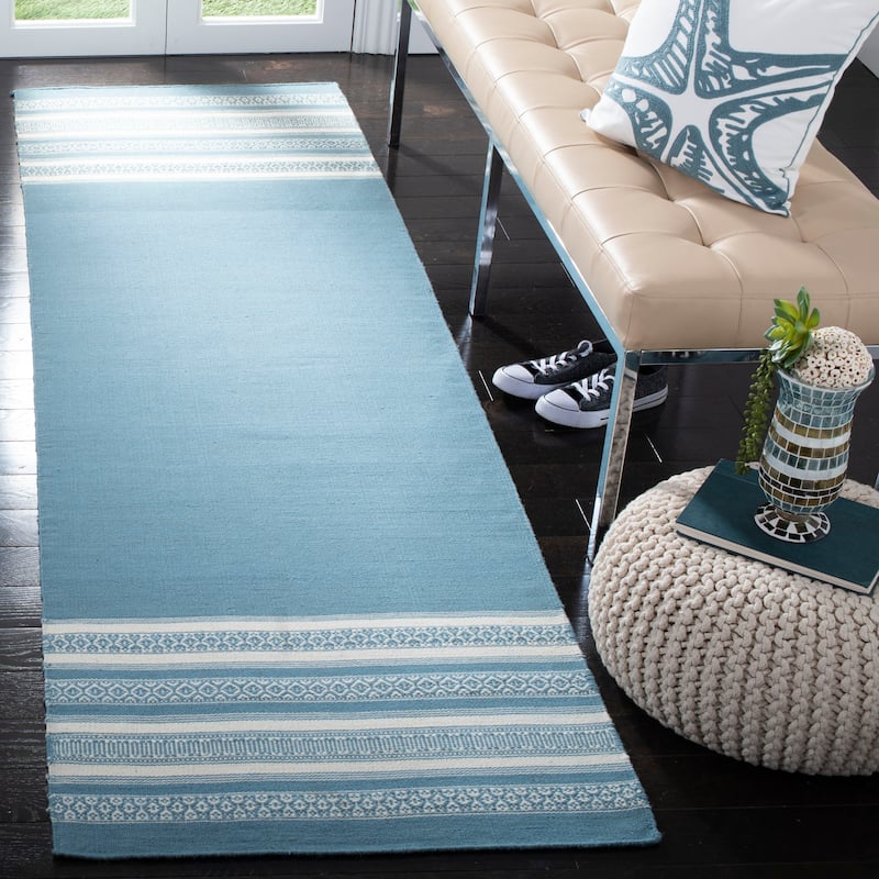 SAFAVIEH Handmade Flatweave Dhurries Mukhayyo Modern Wool Rug - 2'6" x 8' Runner - Turquoise