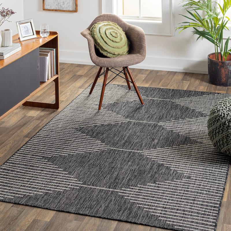 Livabliss Vivianne Modern Geometric Indoor/ Outdoor Area Rug