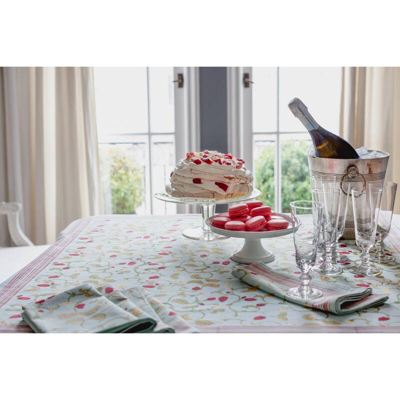 Strawberry Blue Tablecloth 59x86