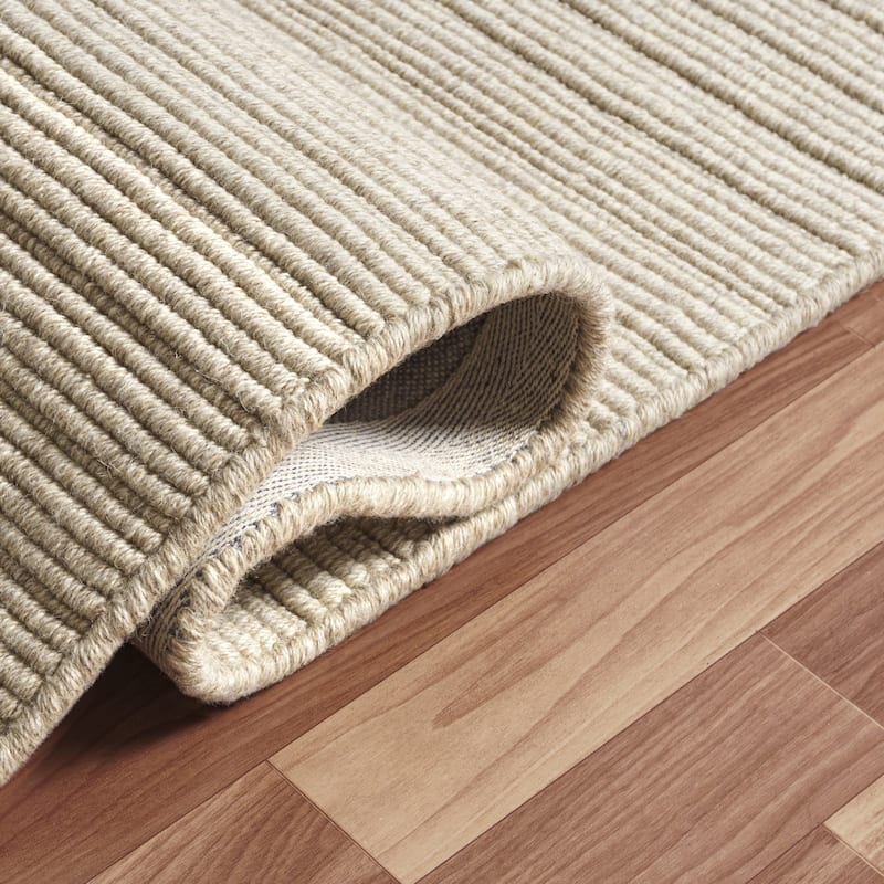 Sevita Solid Casual Hand-Woven Woolen Area Rug