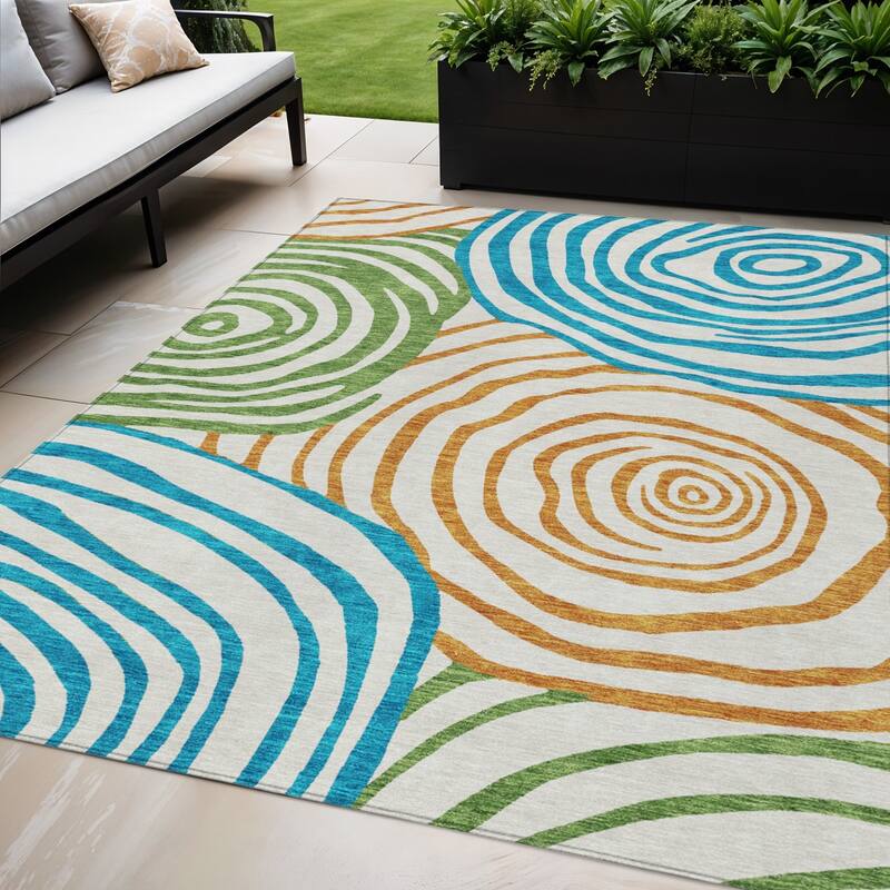 HomeRoots Abstract Transitional Rectangle Outdoor Rug - 5' X 8'