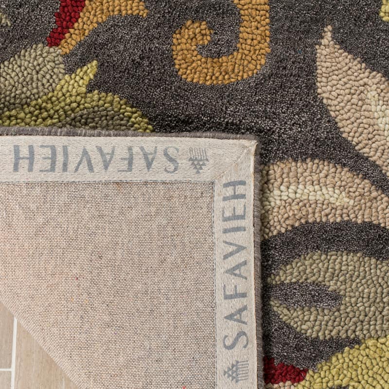 SAFAVIEH Handmade Jardin Delfa Country Floral Wool Rug