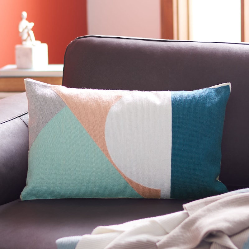 SAFAVIEH Gitte Mid-Century Modern 12 x 20-inch Rectangle Decorative Accent Pillow