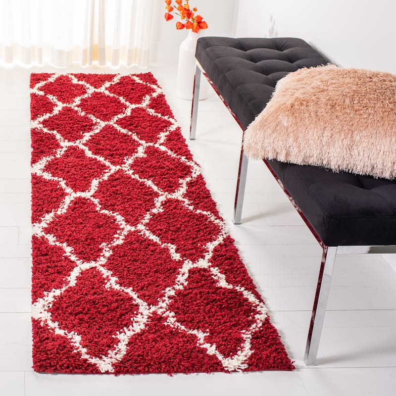 SAFAVIEH Dallas Shag Giusy Trellis 1.5-inch Thick Rug - 2'3" x 8' Runner - Red/Ivory