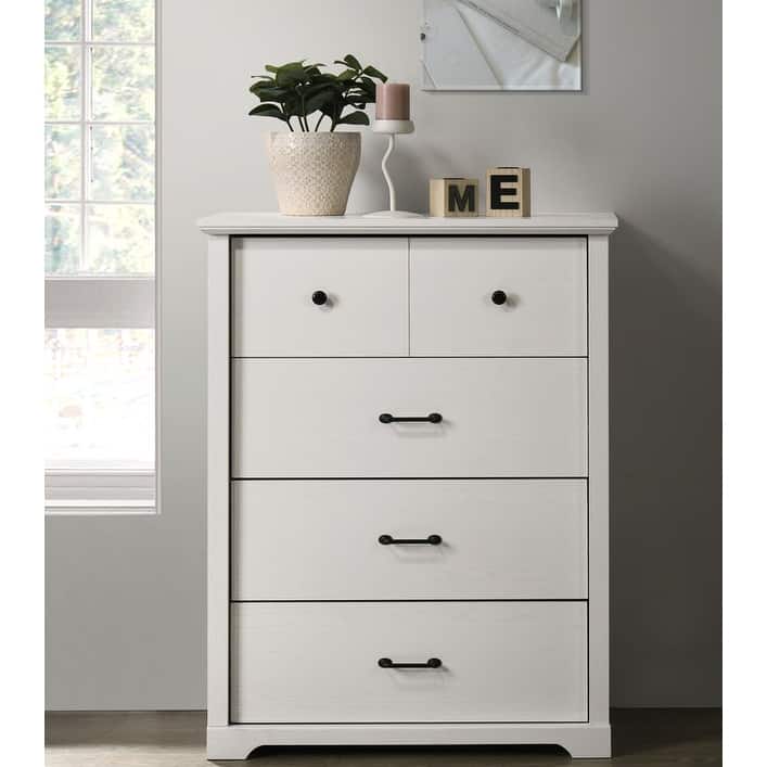 Elara 32"W 4-Drawer Chest with Black Handles