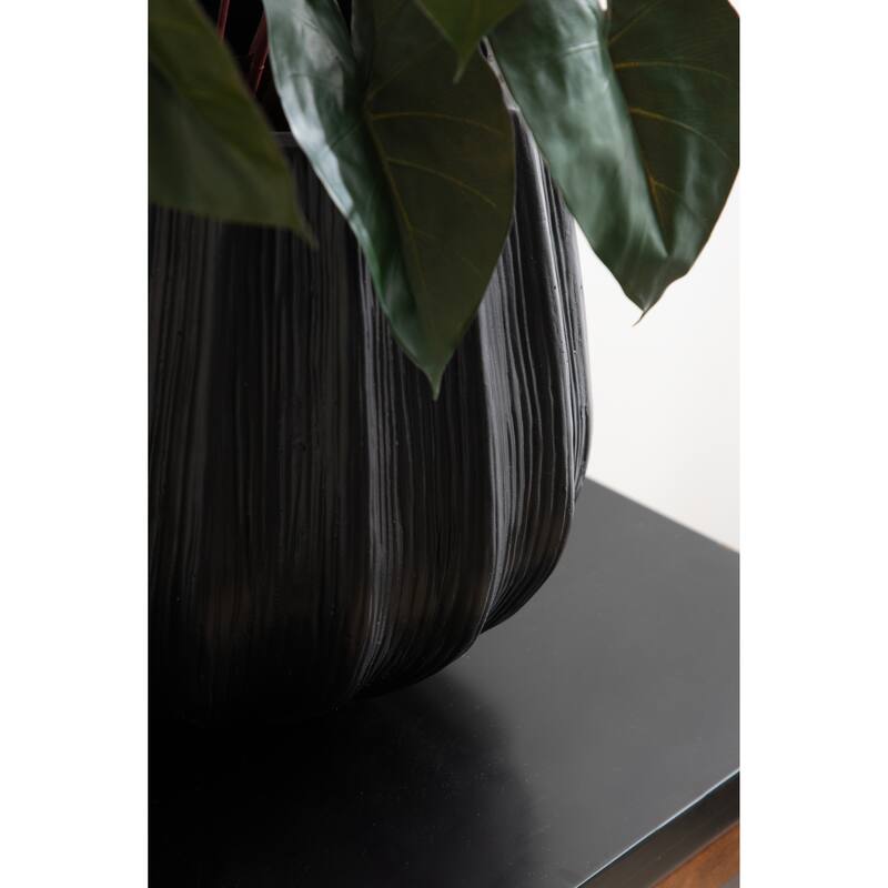 Kate and Laurel Claudel Scalloped Planter