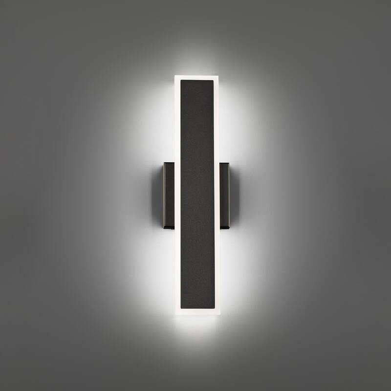 Bastone 18in LED Outdoor Wall Sconce 2700K in Black - 18