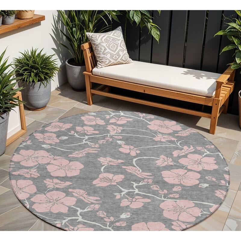 HomeRoots Floral Transitional Rectangle Outdoor Rug - 8' Round