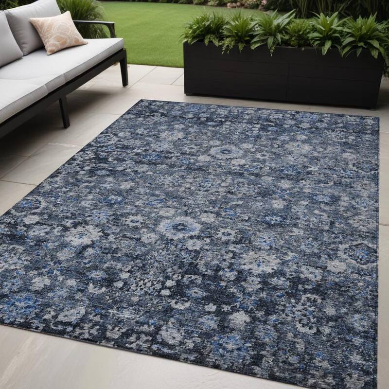 HomeRoots Oriental Traditional Rectangle Outdoor Rug - 5' X 8'