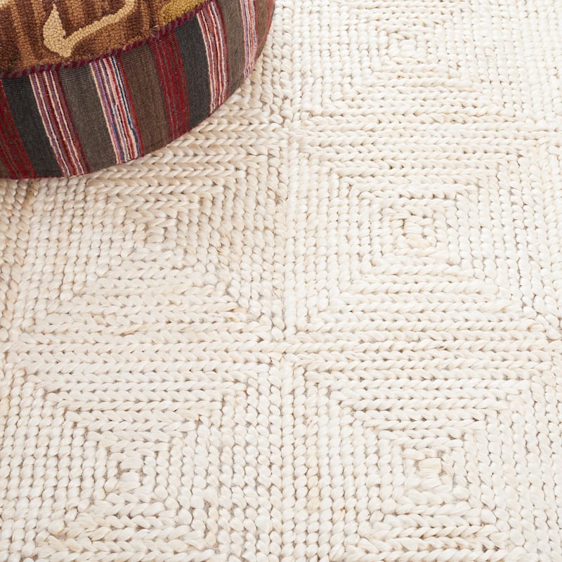 SAFAVIEH Handmade Natural Fiber Cailyn Farmhouse Wool Rug