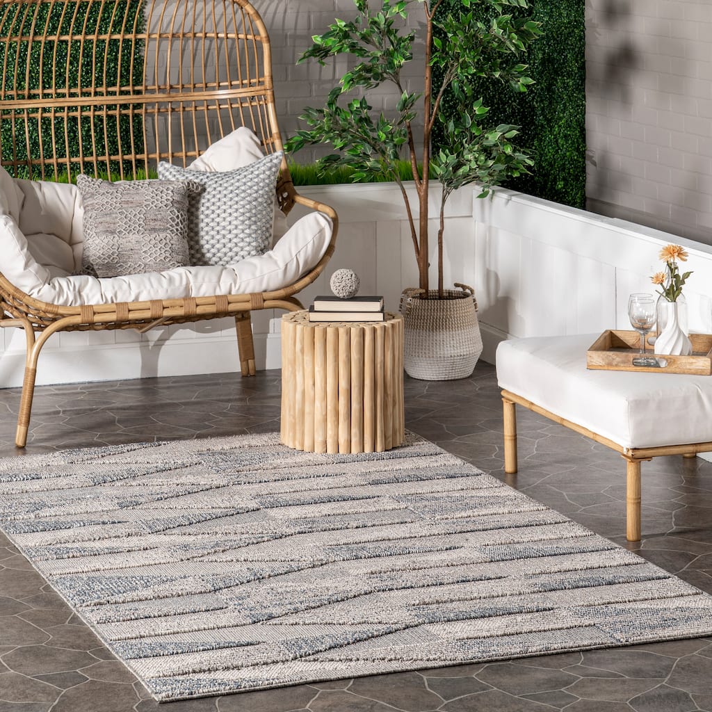 Nuloom Lorene High-Low Geometric Indoor/Outdoor Area Rug.