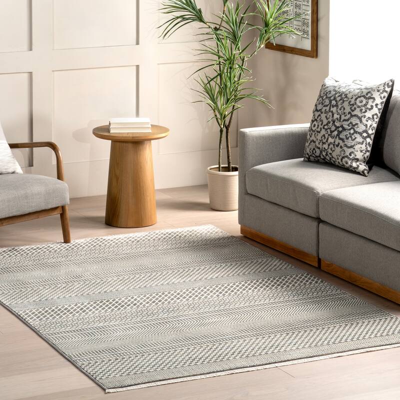 Nuloom Lavender Geometric Fringe Area Rug - 4' x 6' 5" - Light Grey - Rectangle