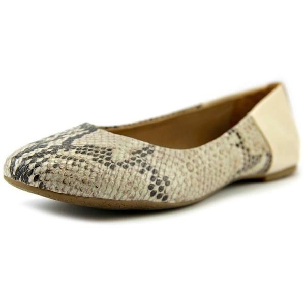 Tkees Raleigh Women Round Toe Leather Ivory Ballet Flats