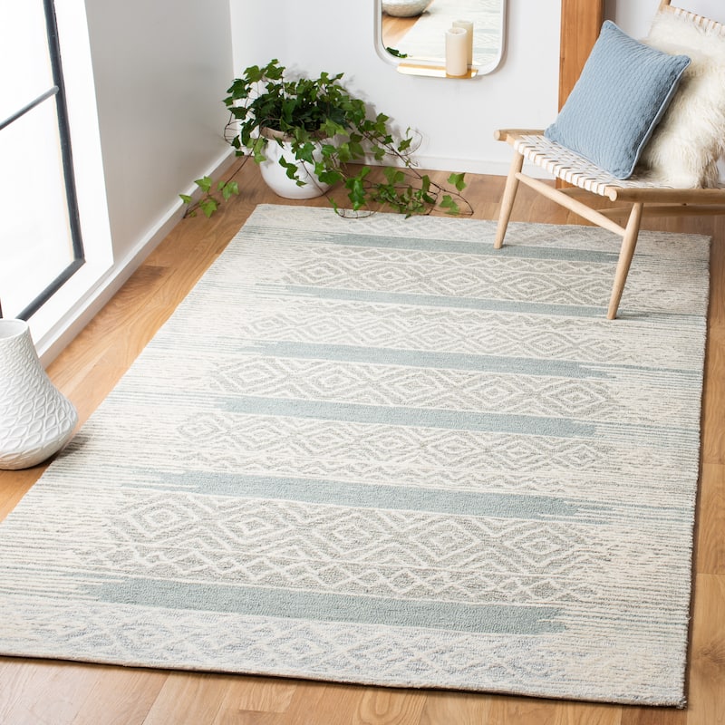 SAFAVIEH Handmade Metro Maelane French Country Wool Rug - 8' x 10' - Natural/Light Grey