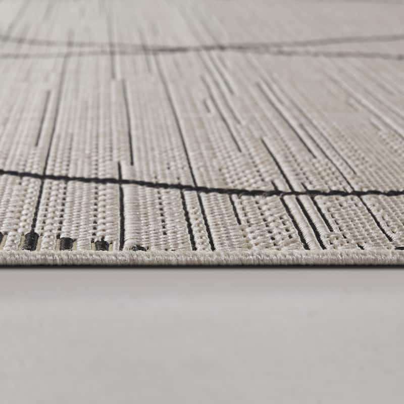 Calderon Recycled Moroccan Indoor/Outdoor Area Rug