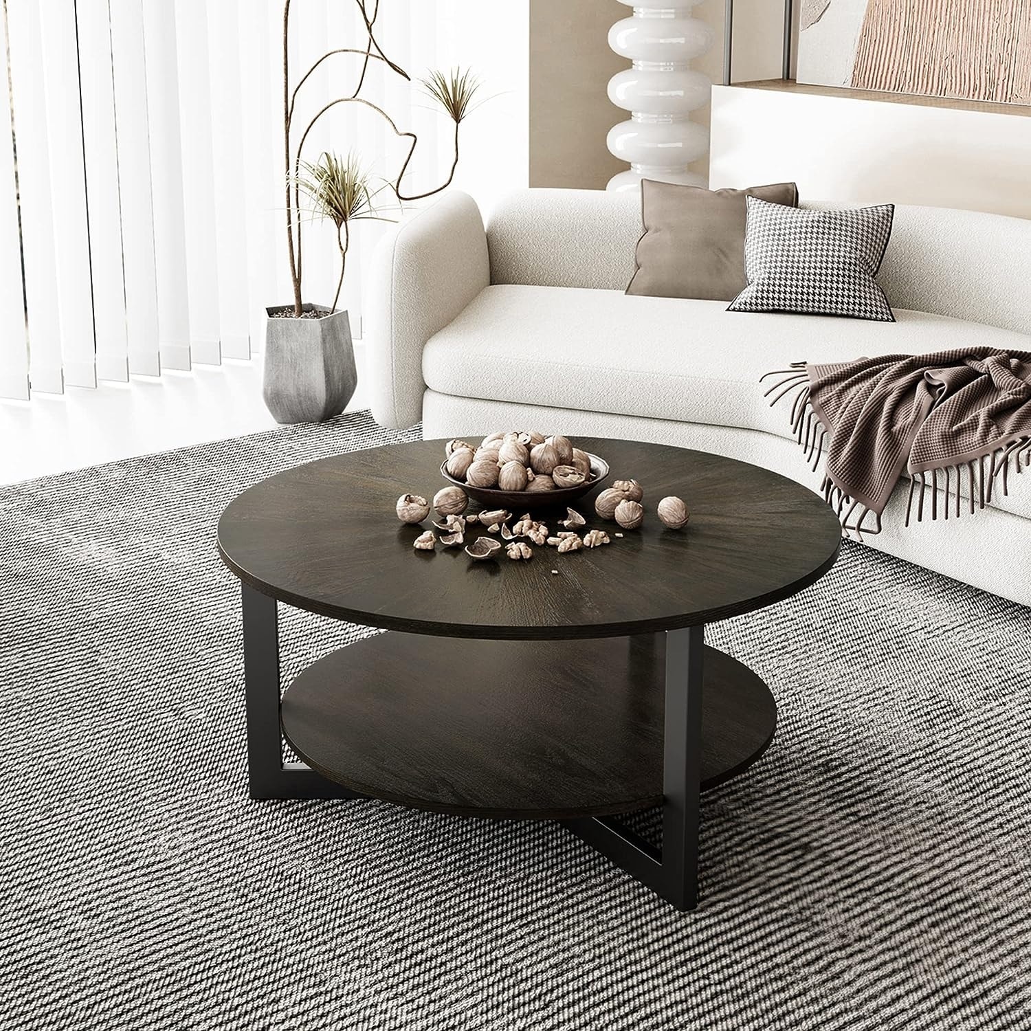 Round center shop table with storage