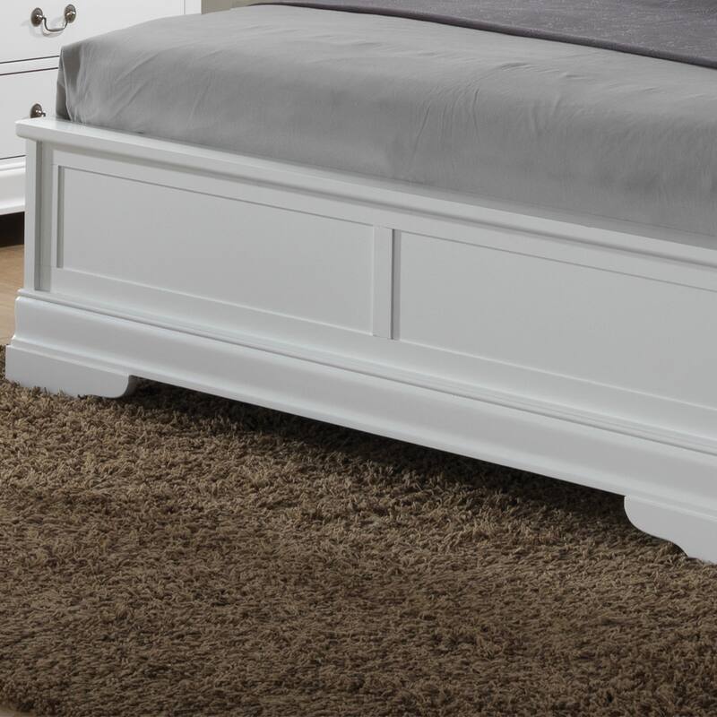 Queen Size Traditional Platform Bed with Durable Particle Board Construction and Easy Assembly