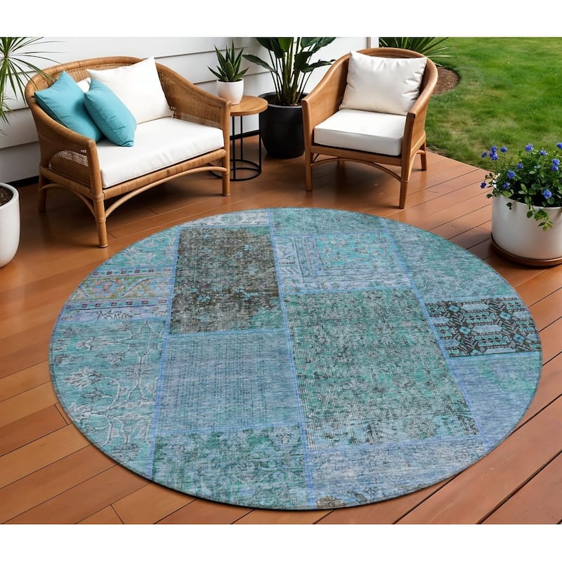 HomeRoots Patchwork Transitional Rectangle Outdoor Rug - 8' Round