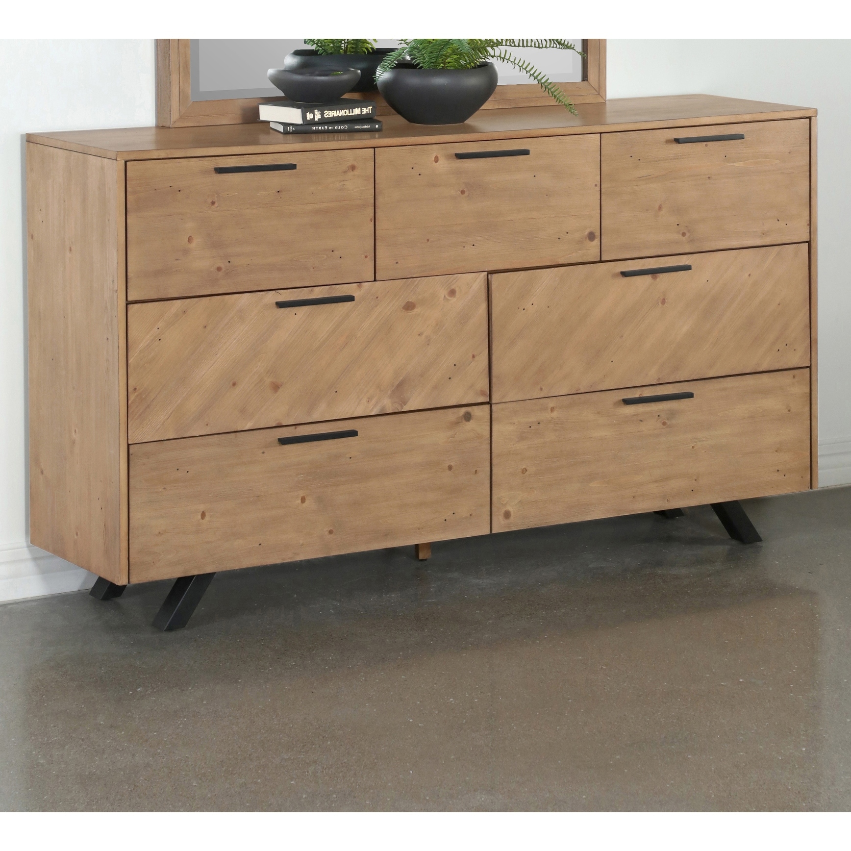 Justine Light Honey Brown 7-drawer Dresser with Angled Legs - Bed Bath & Beyond - 36964801