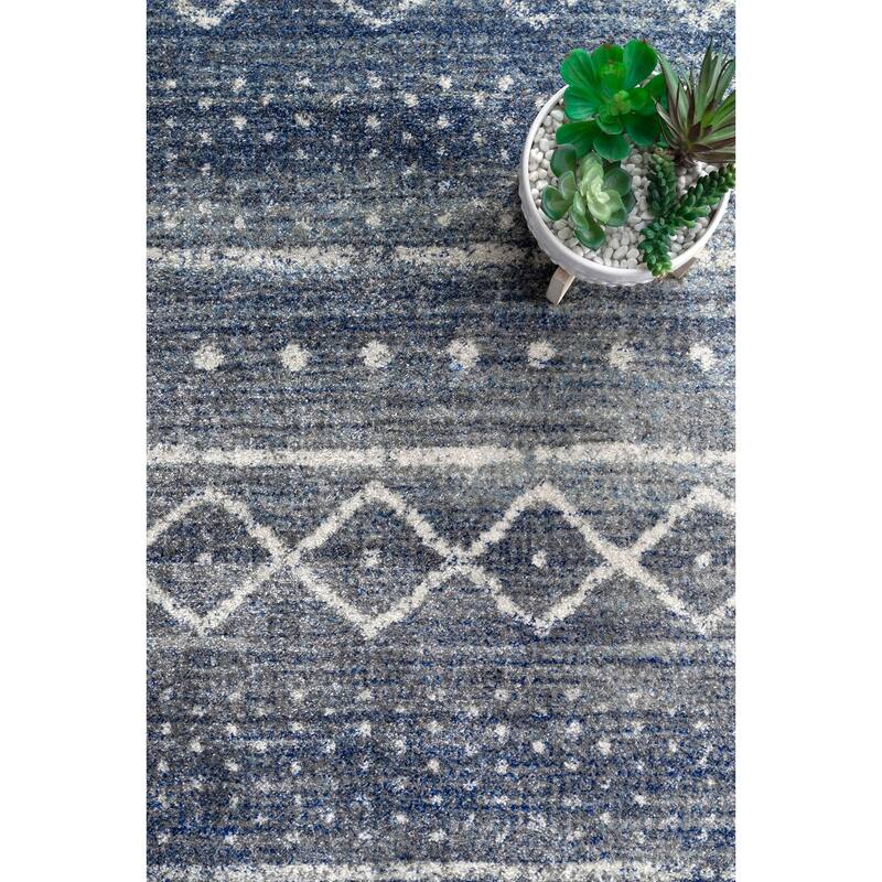 Nuloom Contemporary Vintage Faded Aztec Milo Geo Print Area Rug