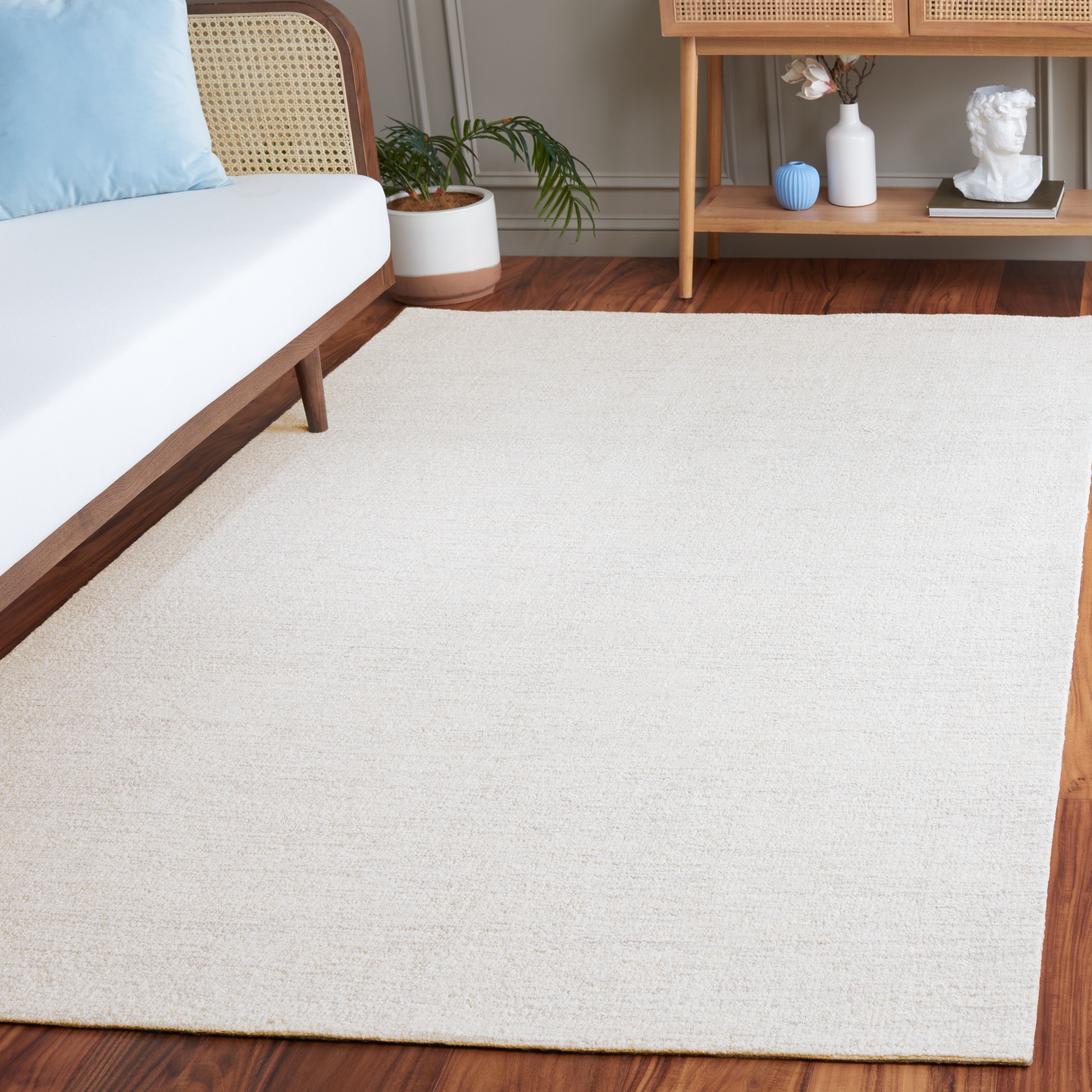 SAFAVIEH Handmade Ebony Rannheid Contemporary Wool Rug