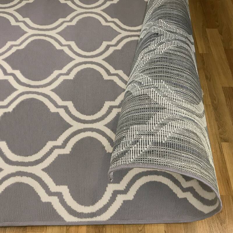 Contemporary Ornamental Double Trellis Power-Loomed Indoor Area Rug by Superior