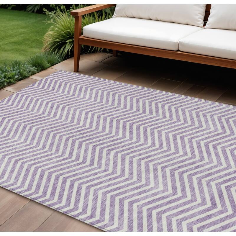 HomeRoots Chevron Transitional Rectangle Outdoor Rug - 8' X 10'
