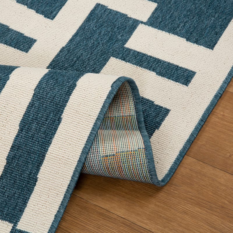 Sevita Graphic Print Bohemian Polypropylene Area Rug