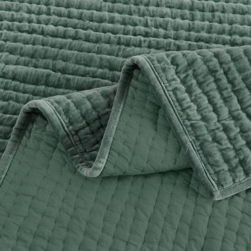 Tamara Cotton Velvet Quilt Set