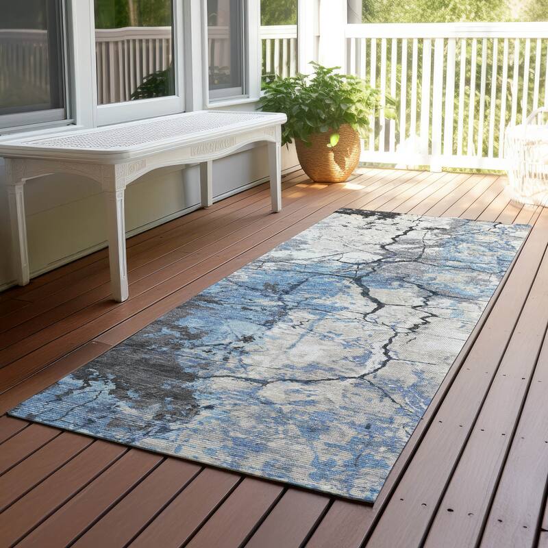 Machine Washable Indoor/ Outdoor Modern Crackle Chantille Rug - Denim - 2'3" x 7'6"