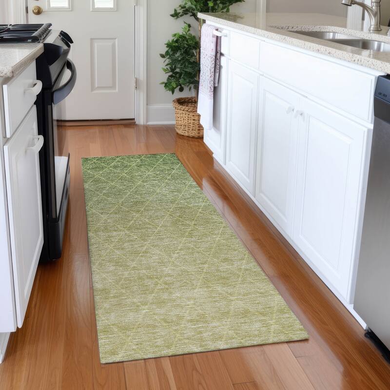 Machine Washable Indoor/ Outdoor Ombre Trellis Chantille Rug - Aloe - 2'3" x 7'6"